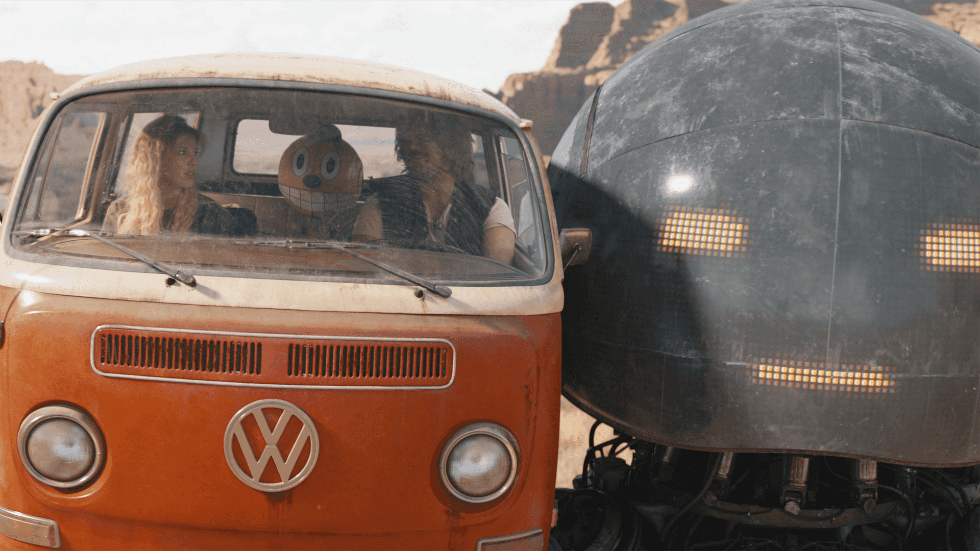 Chris Pratt and Millie Bobby Brown in The Electric State