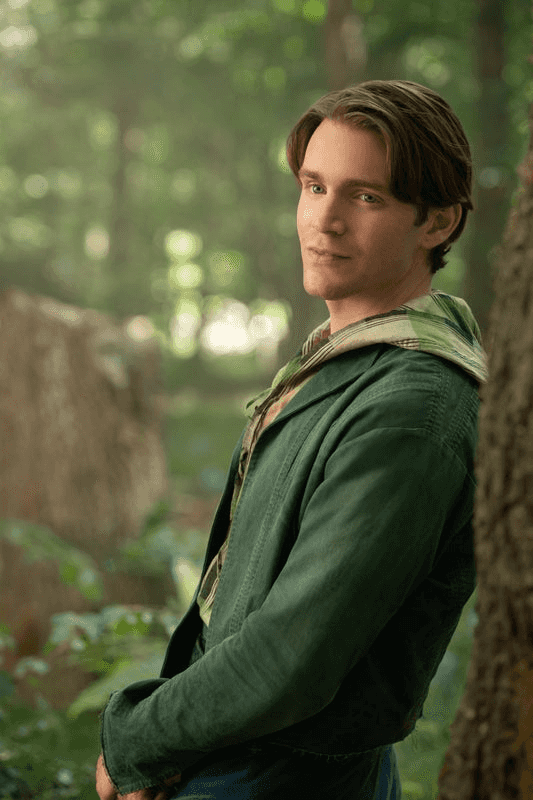 Jonathan (Andrew Burnap) in Disney's live-action SNOW WHITE. Photo by Giles Keyte. © 2025 Disney Enterprises, Inc. All Rights Reserved.