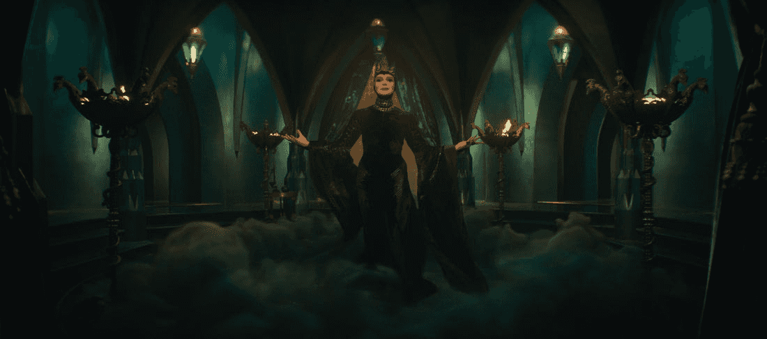 Gal Gadot as Evil Queen in DISNEY's live-action SNOW WHITE. Photo courtesy of Disney. © 2024 Disney Enterprises, Inc. All Rights Reserved.